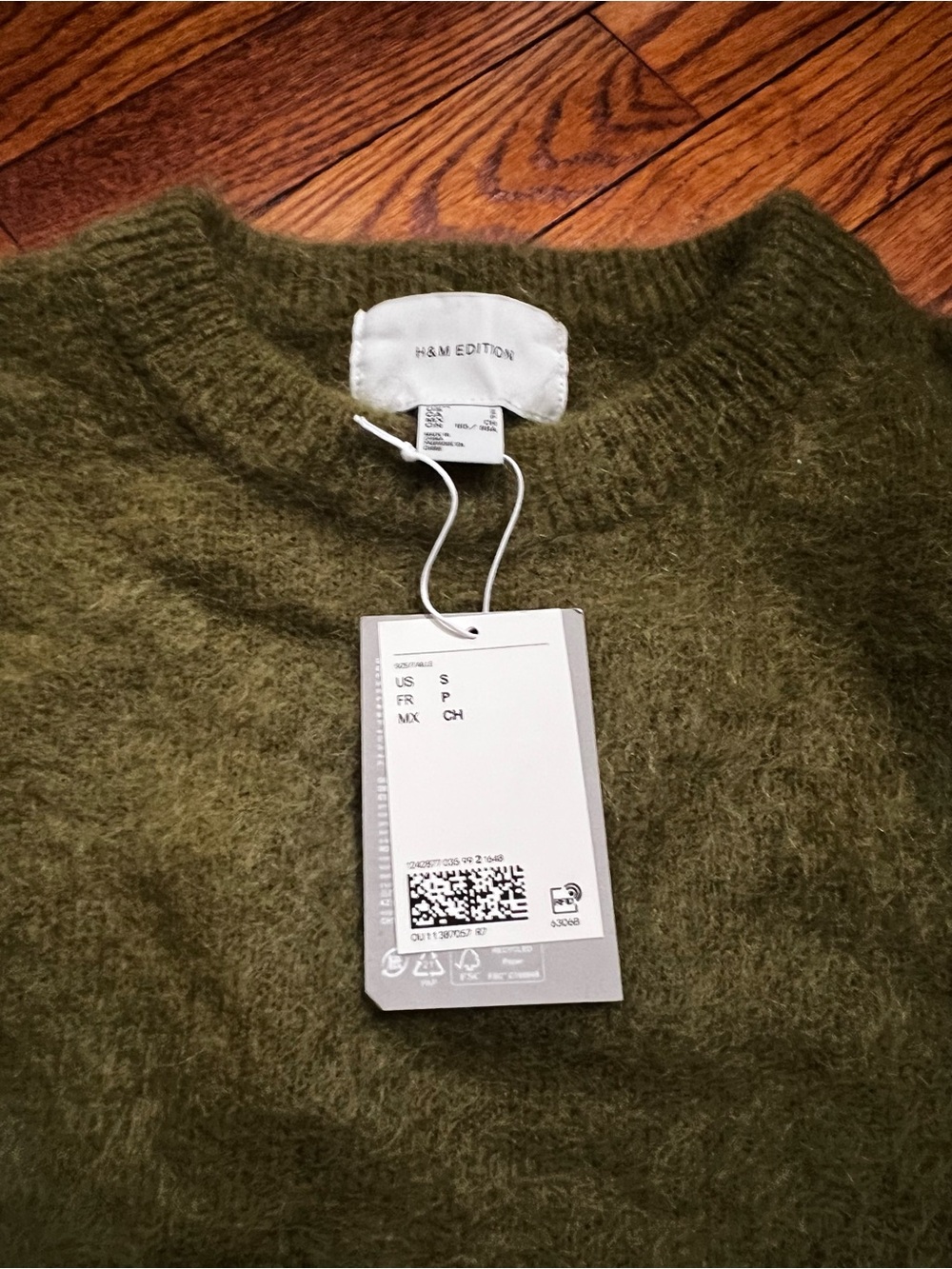 H&M Sweater - Picture 6 of 6